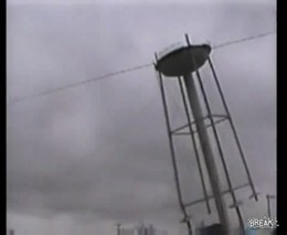 Падение водонапорной башни (1.212 MB)