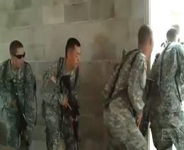 Штурм туалета американскими солдатами (4.990 MB)
