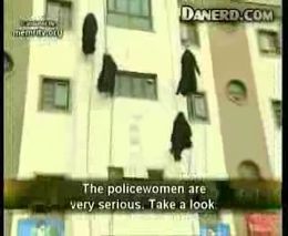Женщины-полицейские в Иране (2.562 MB)