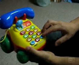 Ругательства на игрушечном телефоне (2.285 MB)