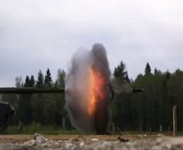 Выстрел Т-90 в замедленной съемке (4.193 MB)