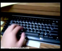 Кот мешает печатать на клавиатуре (3.207 MB)