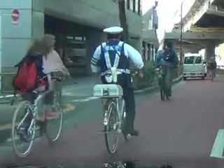 Велосипедная полиция гонится за нарушителем (10.802 MB)