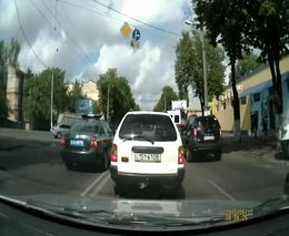 Милиция Одессы спровоцировала аварию (5.523 MB)