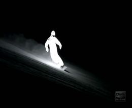 Светящийся костюм сноубордиста (5.006 MB)