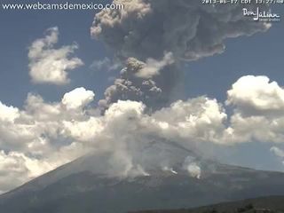 Извержение вулкана в Мексике (1.803 MB)