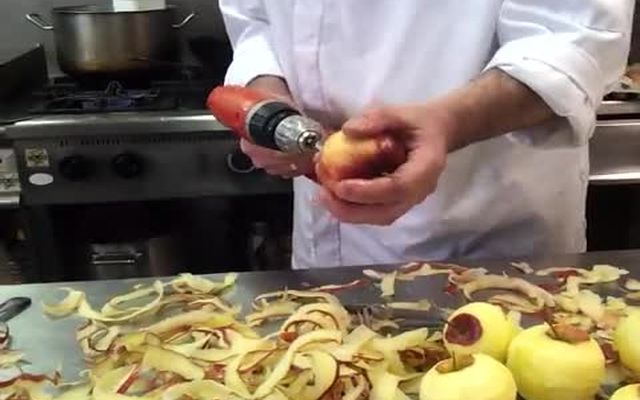 Как очистить яблоки от кожуры (4.718 MB)