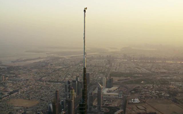 Прыжок с самого высокого здания в мире (6.985 MB)