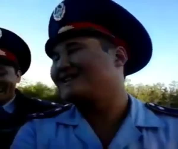 Женщину остановила полиция Казахстана (617.043 KB)