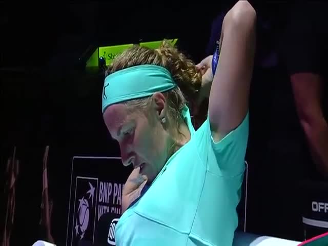 Теннисистка Светлана Кузнецова отрезала волосы, которые мешали ей играть