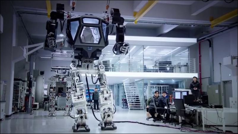 Огромный шагающий робот от корейской компании