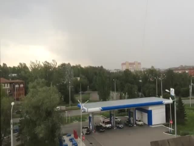 Ураган обрушился на Омск 13 июля (2.612 MB)