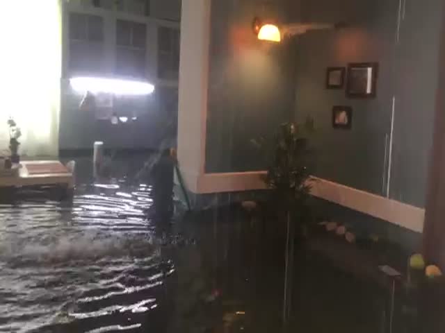 Ужасный потоп в квартире в Алматы