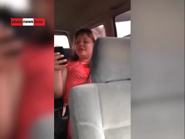 В Нижнем Тагиле пассажирка такси угрожает водителю обвинением в педофилии