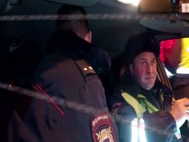 В Москве инспекторы ДПС задержали за рулем пьяного полицейского