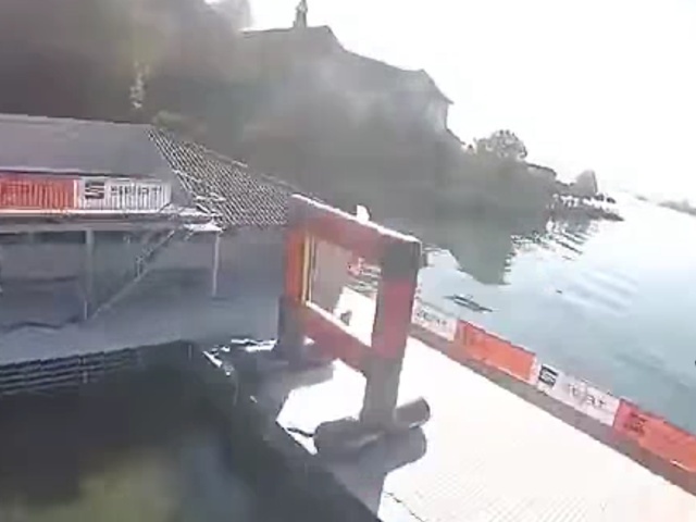 Дрон снял эффектное видео после падения в воду