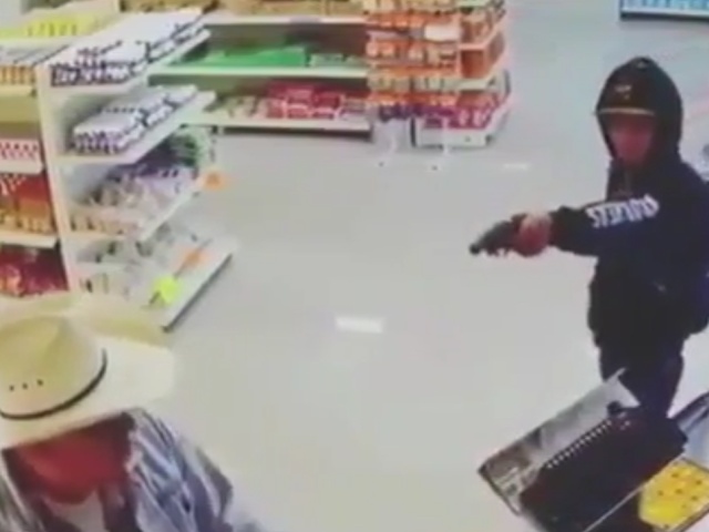 Вооруженный грабитель магазина получил неожиданный отпор