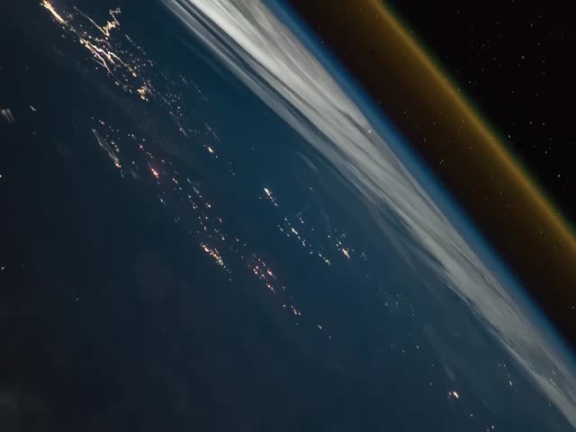 Вид из космоса на запуск российской ракеты-носителя Союз-ФГ