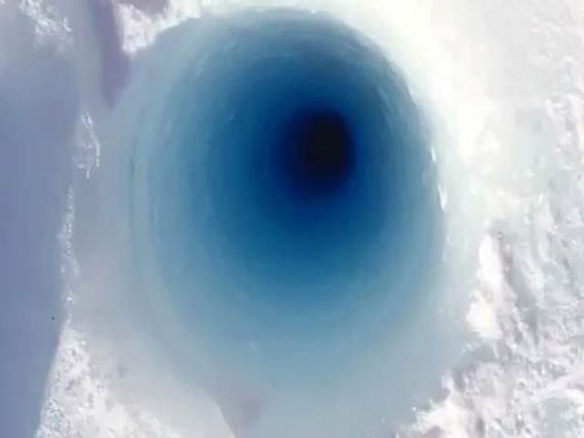 Странный звук из очень глубокого отверстия во льду Антарктиды
