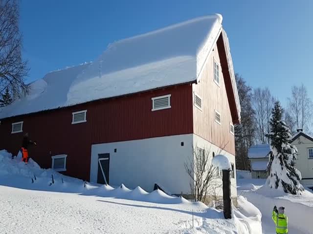 Как очищают крыши домов от снега в Норвегии