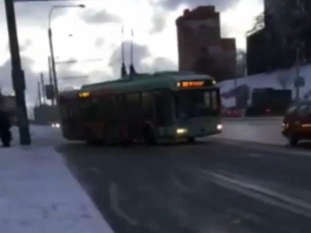 Случайный дрифт троллейбуса где-то в Белоруссии