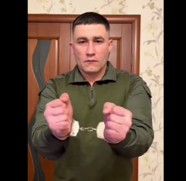 Как сломать наручники