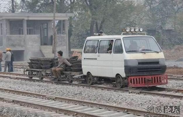 Китайский поезд (3 фото)