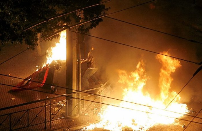 Беспорядки в Афинах (16 фото)