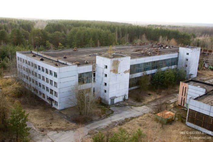 Чернобыль - 22 года спустя (54 фото)