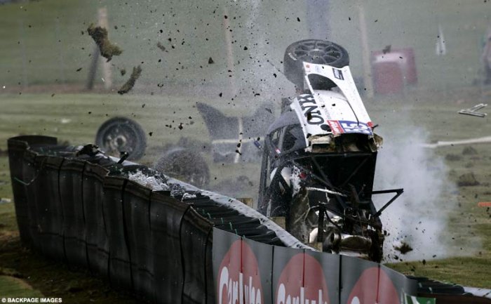 Жуткая авария на гонке British GT Oulton Park-2008 (4 фото)