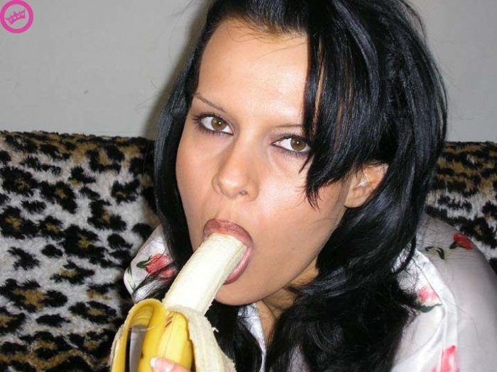 Девушки + бананы (8 фото)