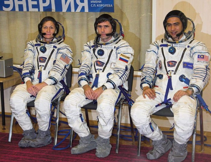 Фотографии с 16-й экспедиции на МКС (20 фото)