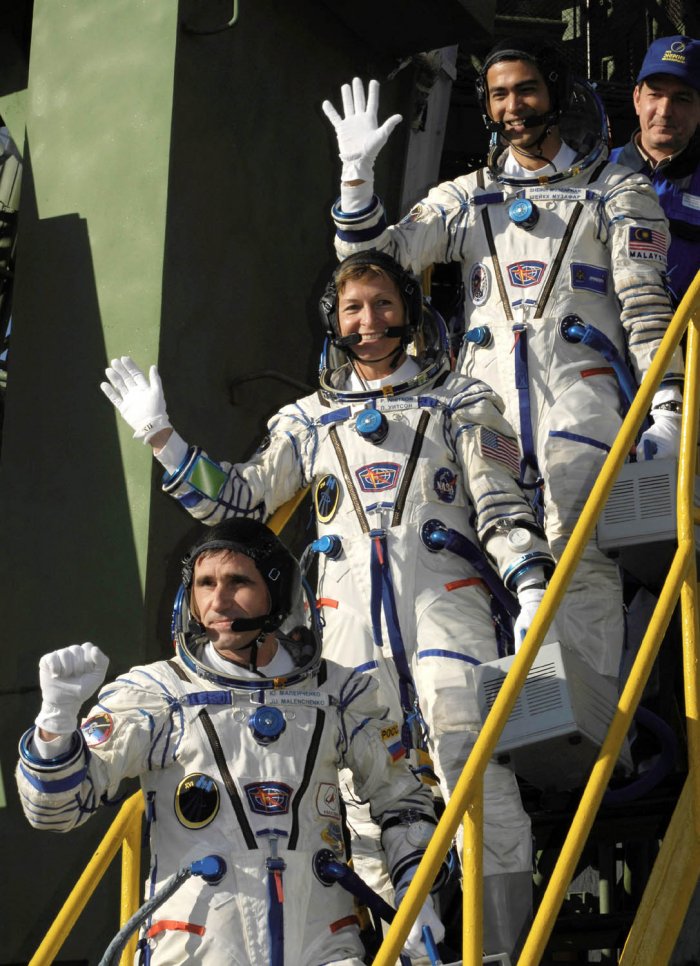 Фотографии с 16-й экспедиции на МКС (20 фото)