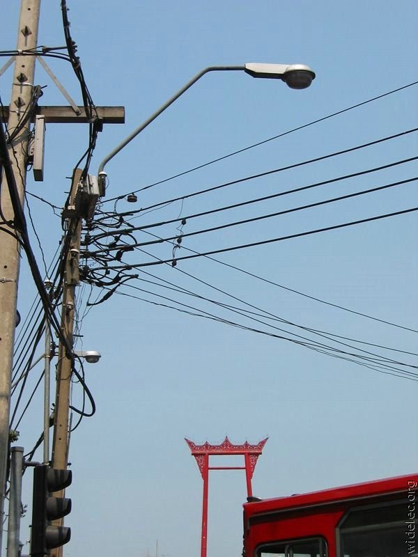 Мастерство прокладки кабеля в Китае (25 фото)
