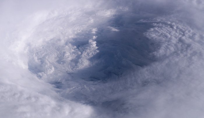 Ураганы. Вид сверху (25 фото)