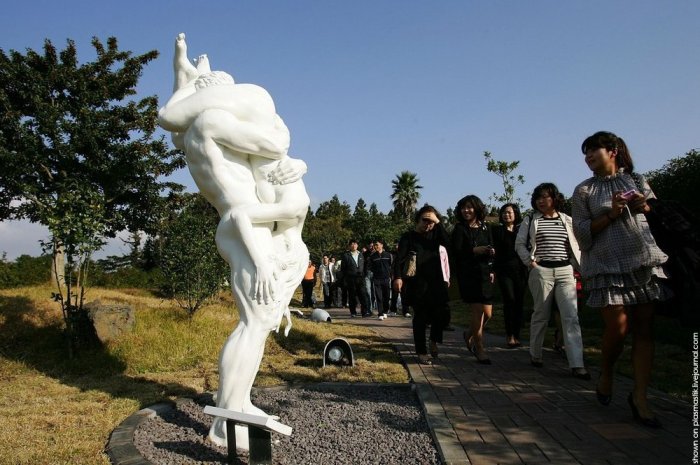Парк эротических скульптур Love Land
