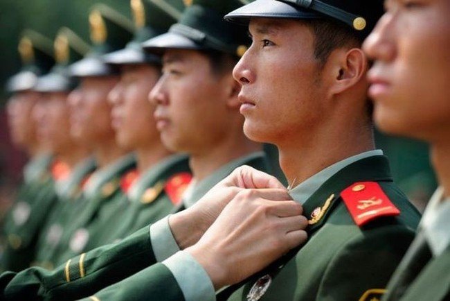 Правила в китайской армии (4 фото)