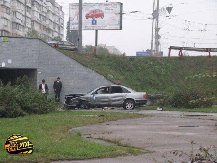 Самые необычные ДТП в Киеве 2008 года (32 фото + текст)