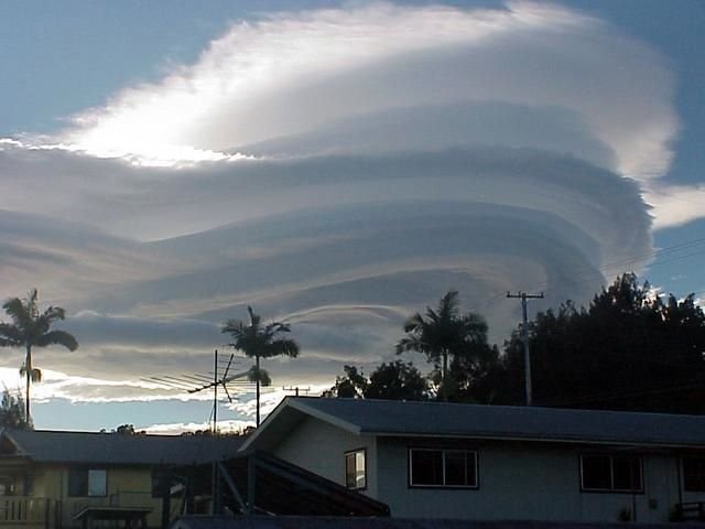 Облака странной формы (17 фото)