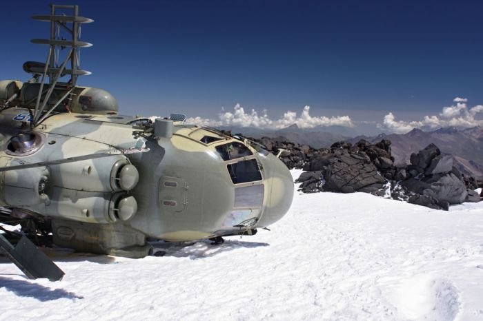 МИ-8 на горе Эльбрус (11 фото)