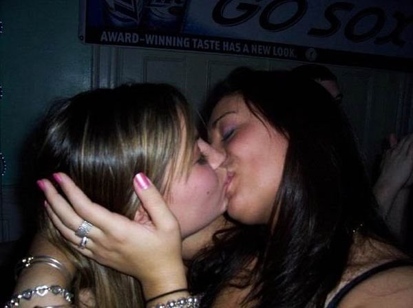 Пьяное порно с подругой лесби