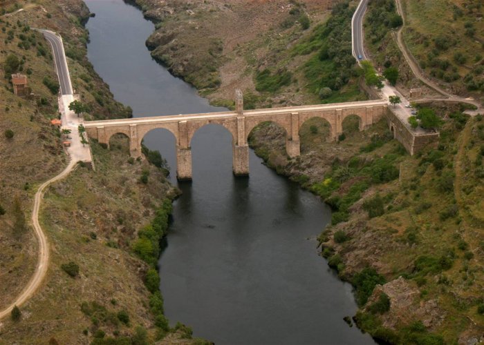 Мост Alcantara (12 фото)