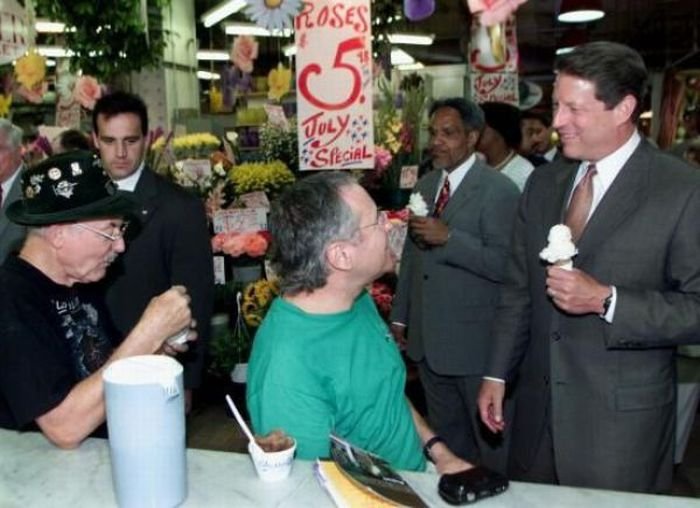 Политики едят мороженное (44 фото)