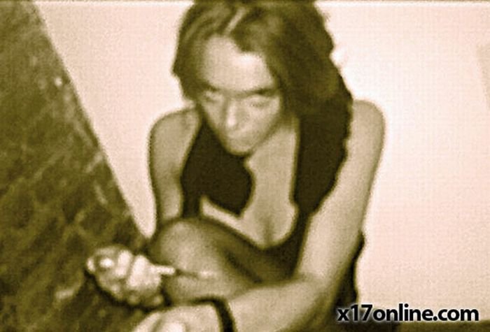 Линдсэй Лохан и Пэрис Хилтон целуются и употребляют наркоту (6 фото)