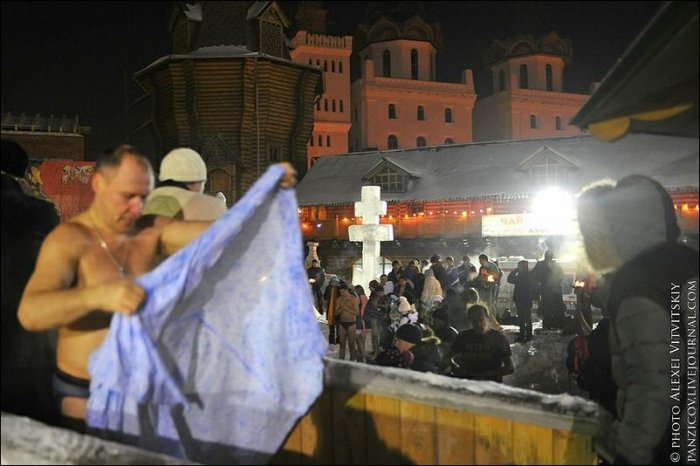 Крещенские купания 2011 (81 фото)