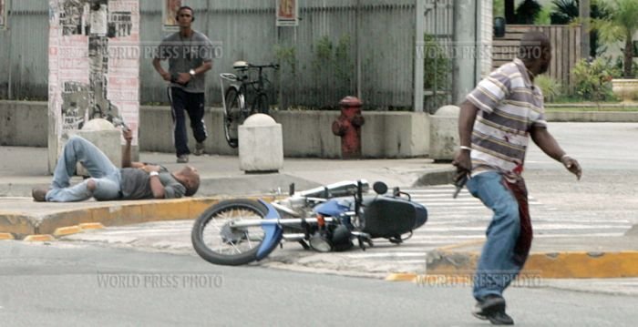 Погоня за наркоторговцем в Рио-де-Жанейро (9 фото)