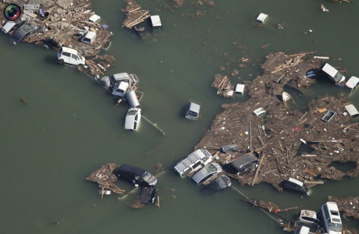 Последствия землетрясения и цунами в Японии (94 фото)