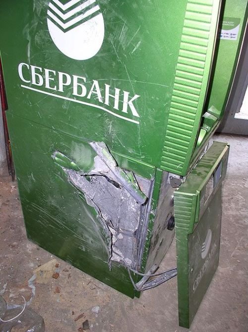 Ленин грабит банкомат (6 фото)