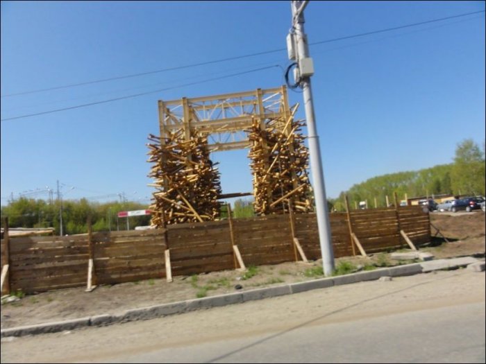 Необычная постройка в Перми (3 фото)