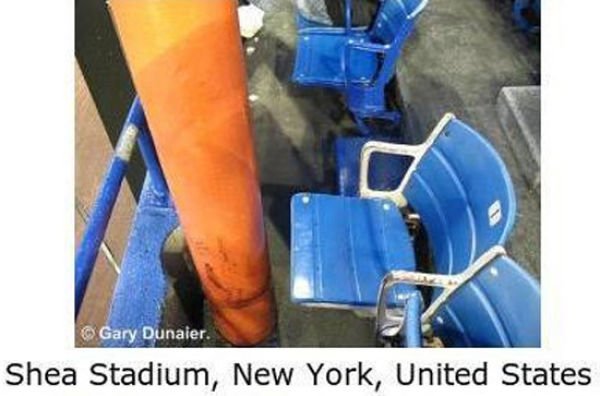Самые плохие места на стадионах (16 фото)